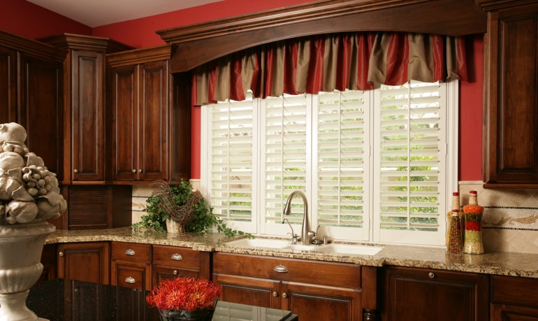 St. George kitchen shutter and cornice valance